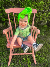 Load image into Gallery viewer, Friends- Baby Yoda skinny pendant