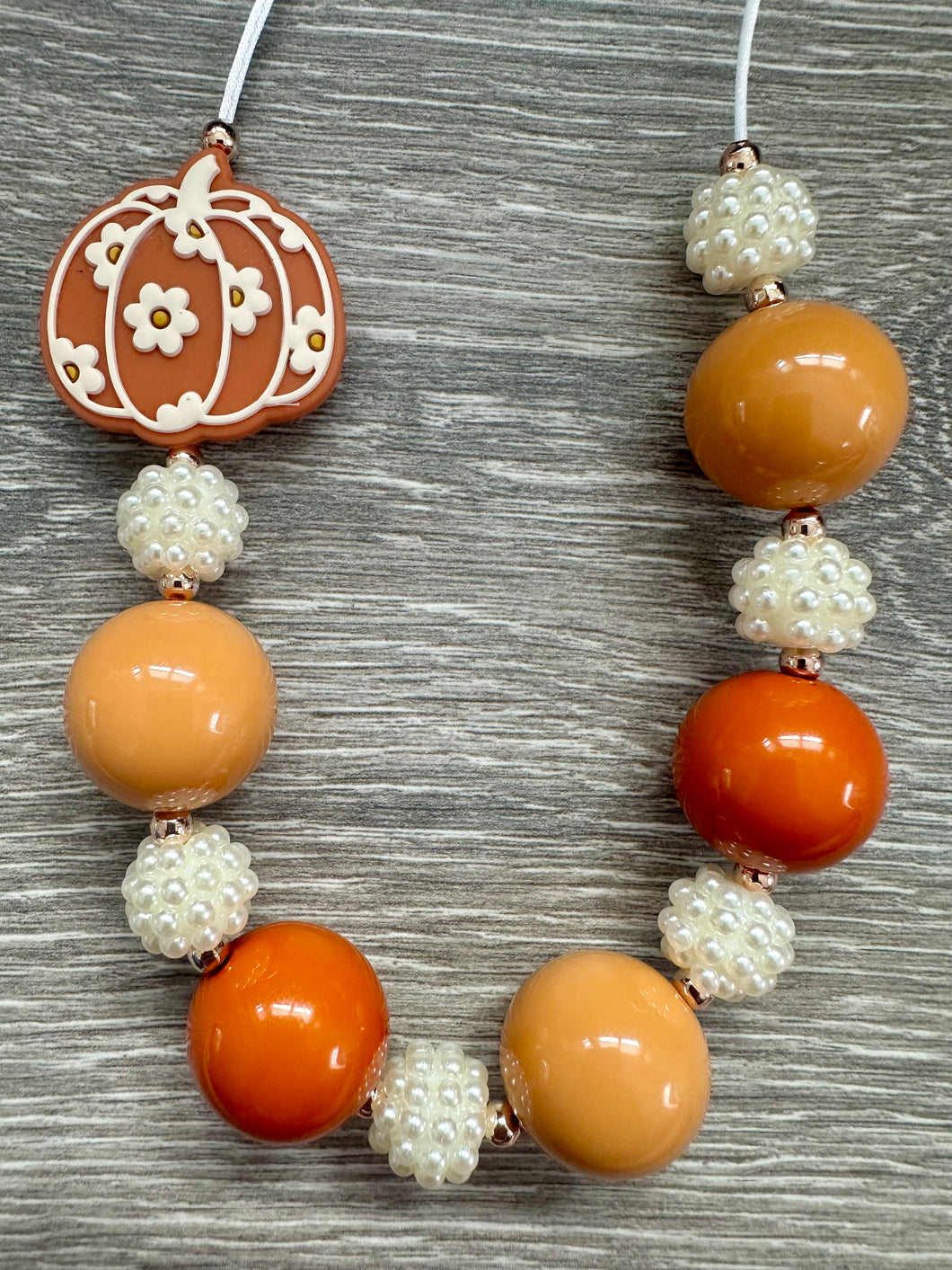 Fall- daisy pumpkin statement