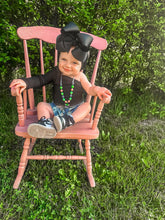 Load image into Gallery viewer, Friends- Baby Yoda skinny pendant