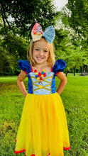 Load image into Gallery viewer, Princess- Snow White pendant