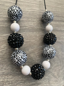 Paws & Claws- 11 bead